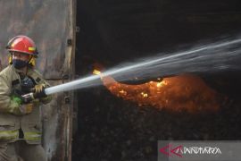 Polisi tangkap suami yang bakar rumah usai ribut dengan istri