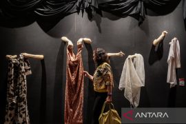 Pameran batik instalasi di Solo angkat perjalanan batik dari masa ke masa
