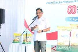 Minister warns officials against lavish lifestyle amid hardship