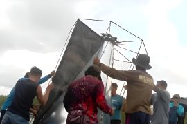 Dosen UNU Lampung kembangkan pembangkit listrik hybrid untuk petambak udang vaname