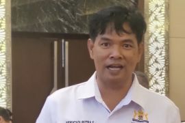 Kritik yang tidak pernah usai pada Gubernur Al Haris, digitalisasi dan masa depan ekonomi Jambi