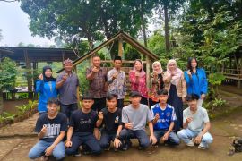 Fakultas Pariwisata UP gelar pengabdian masyarakat di Saung Eling, Bogor