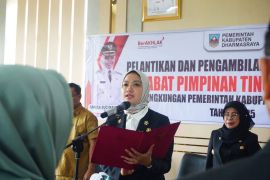 Bupati lantik sembilan jabatan pimpinan tinggi pratama di lingkungan Pemkab Dharmasraya