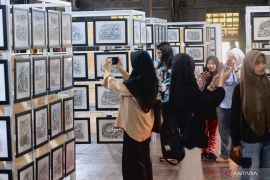 FOTO - Pameran tunggal kaligrafi di Gowa Page 4 Small