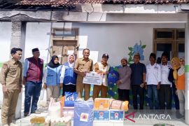 Pemkab Bangkalan salurkan bantuan tanggap darurat korban kebakaran