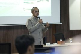Wakil Ketua MPR:  Parlemen harus terdepan dorong transisi energi