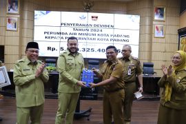 Rapat bulanan, Wako Fadly Amran tekankan pentingnya semangat pelayanan dan attitude yang baik bagi ASN