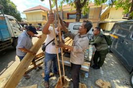 Polres Situbondo lakukan penahanan 3 pelaku pembalakan liar