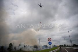 Pemadaman kebakaran lahan di Ogan Ilir Page 3 Small