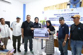 Pariaman terima 5.000 bibit pohon produktif dari Kemenhut