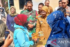 Pemkot Kediri kolaborasi dengan Bulog jual bahan pokok murah