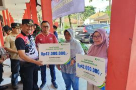 BPJS Ketenagakerjaan serahkan santunan kematian perangkat RT/RW di Kecamatan Ngaliyan