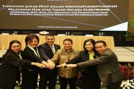 Wamen Ossy pastikan adanya transparansi, akuntabilitas, dan kepastian hukum