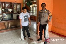 Polresta Ambon sita 100 liter miras ilegal dari warga di Maluku Tengah