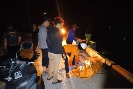 BPBD Belitung evakuasi pemancing yang tenggelam di pelabuhan Tanjung Batu