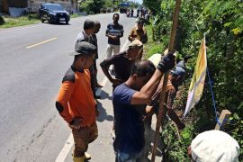Warga Aceh Tamiang protes parit HGU PTPN IV Langsa gerus badan jalan lintas sumatera
