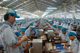 Indonesia to base 2026 minimum wage formula on decent living standards