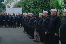 Bupati Purwakarta lantik sepuluh pejabat eselon II di tengah area perkebunan