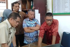 Ombudsman Sumbar pantau masalah ASN viral bermain kartu