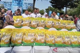 Dirut Bulog catat realisasi penjualan SPHP di Jatim capai 47.561 ton