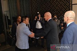 Prabowo bertemu Presiden FIFA Gianni Infantino di New York