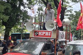 FOTO - Unjuk rasa desak kekerasan terhadap petani Page 3 Small