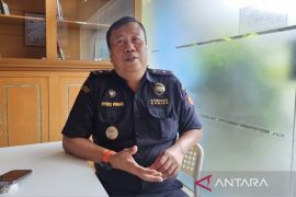 Bea Cukai Malang sita ribuan liter MMEA ilegal