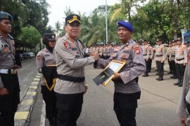 Personel Satpolairud raih penghargaan karena lakukan penyelamatan