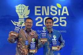 PLN Batam raih penghargaan ENSIA bukti komitmen pada TJSL