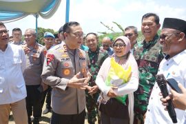 Polda Lampung salurkan 413.990 kg berasuntuk masyarakat