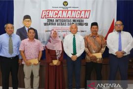 KJRI Penang serahkan bantuan untuk sanggar bimbingan anak PMI
