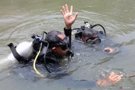 Latihan pencarian korban tenggelam