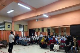 KPU Makassar tingkatkan kesadaran politik siswa SMA