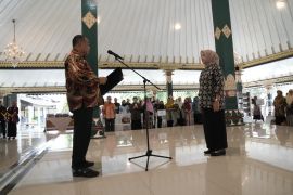 Pemkab Sleman menyalurkan bantuan Pojok Baca kepada kalurahan