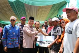 Dihadiri Wawako Maigus Nasir, Pemkot Padang serahkan bantuan sarana prasarana usaha perikanan di Pasie Jambak