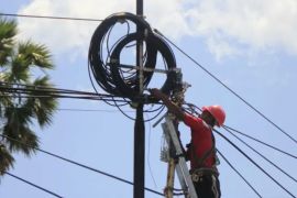 Diskominfo Purwakarta atasi kesemrawutan kabel internet di sisi jalan