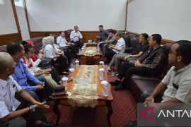 Ketua DPRD Provinsi Jambi terima kunjungan audiensi pengurus KONI