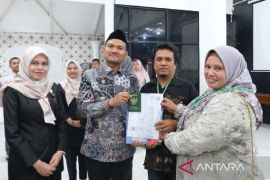 37 pasangan sidang isbat terpadu di Tanjungbalai terima Buku Nikah