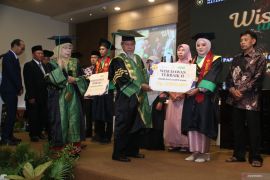 Empat wisudawan UMMAT raih penghargaan khusus pada wisuda ke-61