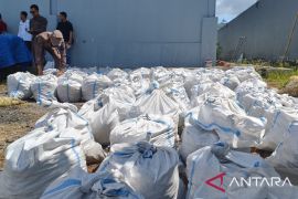Tersangka perkara mineral batu hitam terancam denda Rp100 miliar