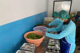 Kepala MBG Kalbar investigasi dugaan keracunan di Ketapang