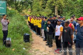 Polisi Bangka Barat bantu ciptakan lingkungan nyaman di Desa Airlimau