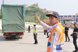 Pengelola Tol Bakter pasang sistem deteksi guna kendalikan kendaraan ODOL