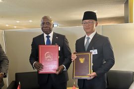 Menlu singgung peluang kerja sama BUMN migas dengan Angola