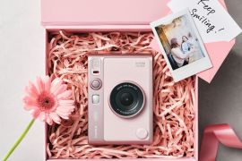 Fujifilm hadirkan instax mini GENTLE ROSE untuk pasar Indonesia
