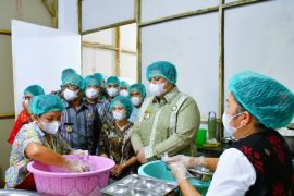 Tinjau SPPG, Bupati Vandiko sebut penyaluran MBG sudah sesuai prosedur