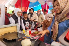 Kendalikan inflasi, Pemprov Jatim gelar pasar murah di Situbondo