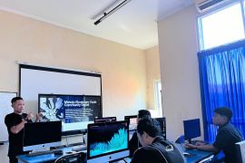 STIKOSA-AWS luncurkan Program DCI, cetak inovator muda