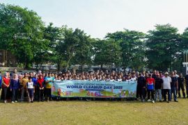 PT Timah - Pelajar Bangka peringati "World Clean Day"