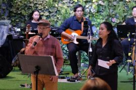 Musisi Surabaya gaungkan persatuan lewat mini konser Sahabat Indonesia Satu